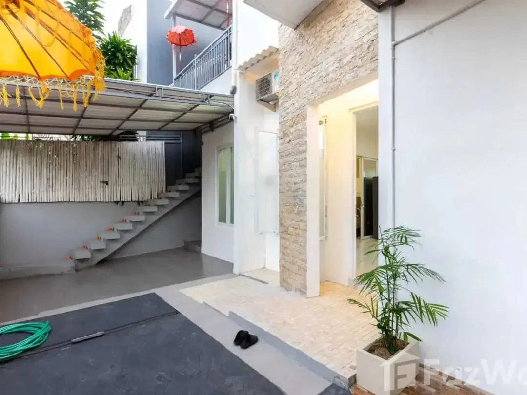 4 Bedroom House for sale in Uluwatu, Bali - Image 1 of 10