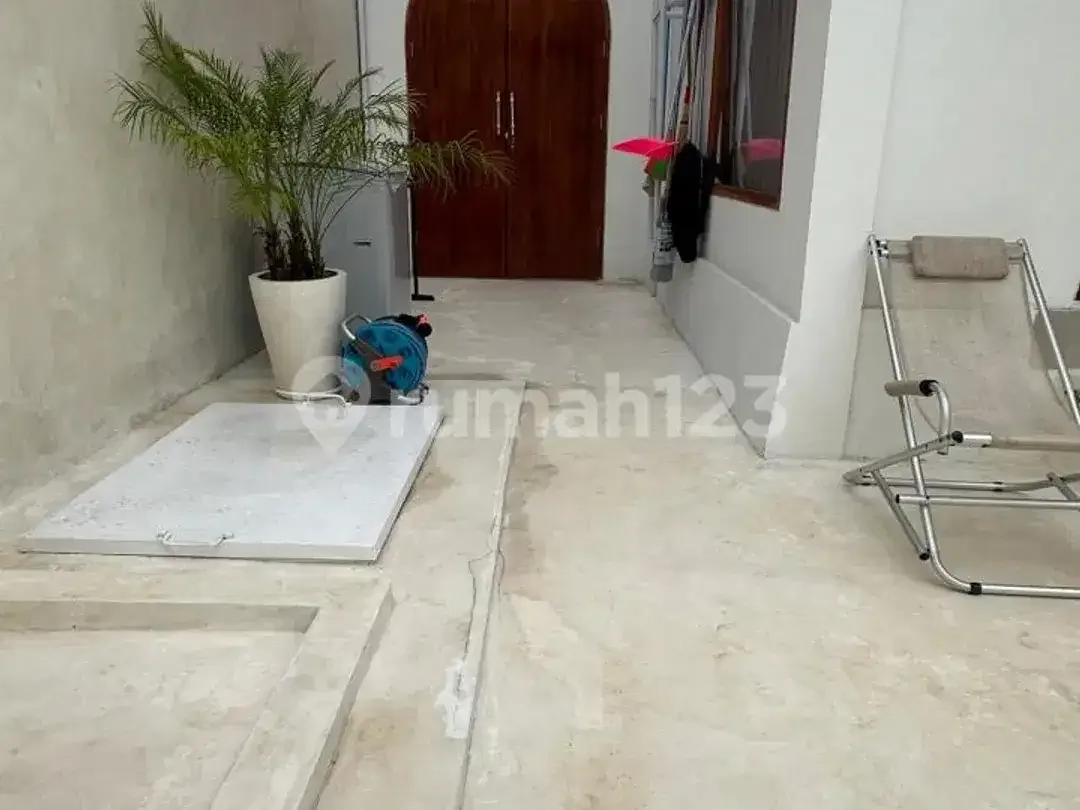 Full Furnished, Villa Dekat Berbagai Fasilitas Siap Huni - Image 2 of 5