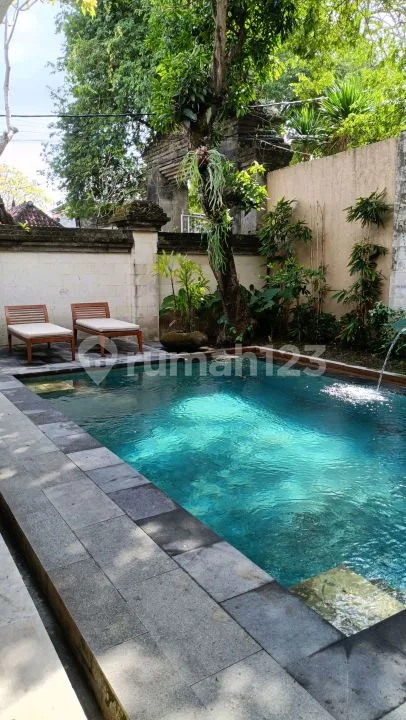 Villa Besar Furnished Murahdi Sidakarya Dekat Renon dan Sanur - Image 1 of 4