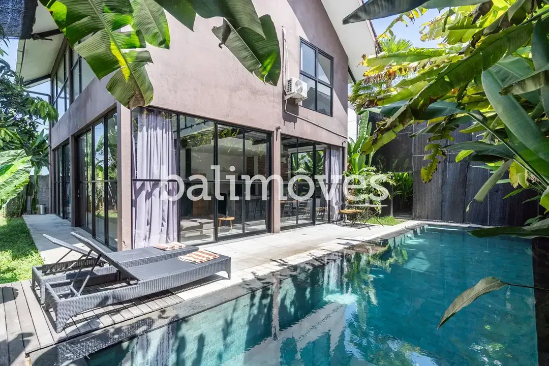 Vila Enam Kamar Tidur Luas Bergaya Industrial di Kemenuh Gianyar - Image 9 of 10