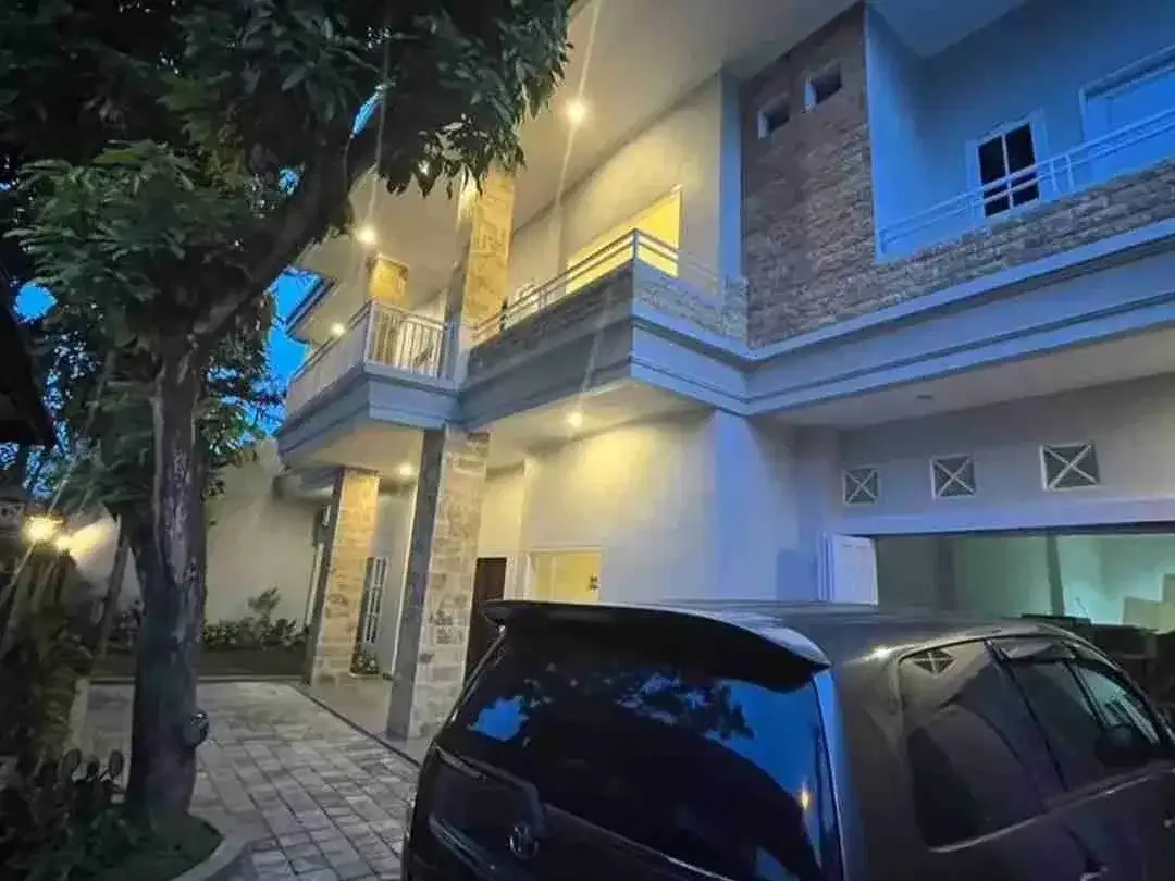 jual Rumah exclusive dan besar di kompleks Sekar Tunjung Denpasar - Image 2 of 10