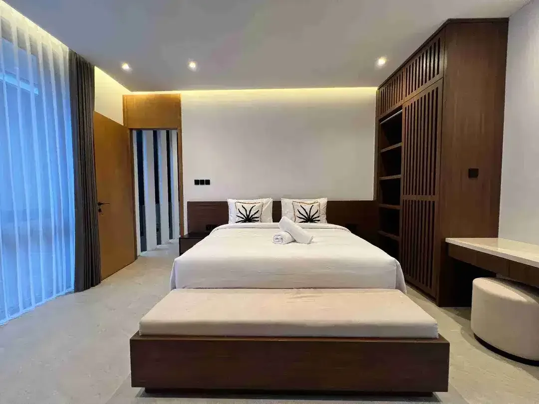 Vila Mewah Baru 2 Unit Dekat Pantai Berawa Canggu - Image 2 of 10