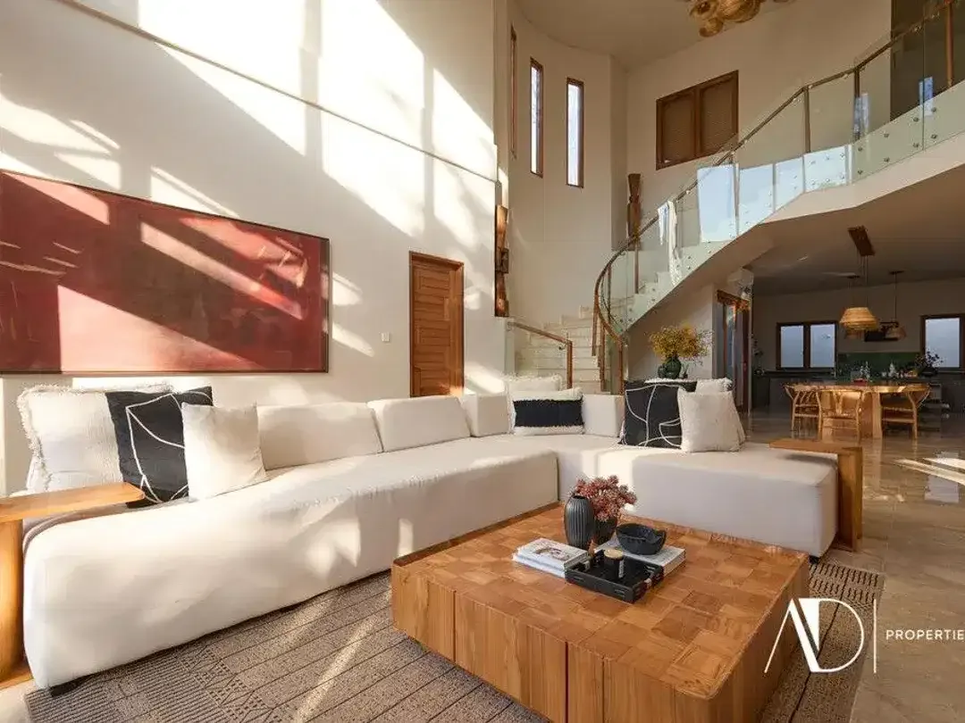 FREEHOLD | MODERN 5-BEDROOM LUXURY VILLA IN SEMINYAK - Image 4 of 10