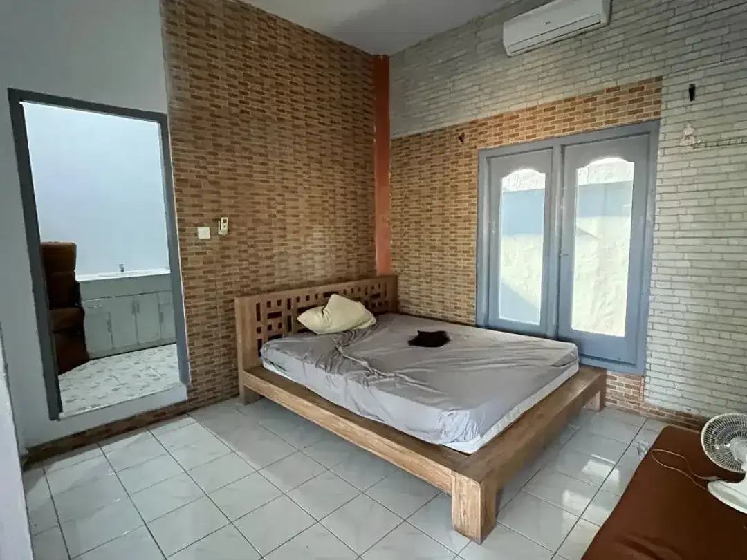 Dijual / Disewakan Rumah 5 Kamar Tidur dengan Tanah Luas di Jimbaran - Image 2 of 5