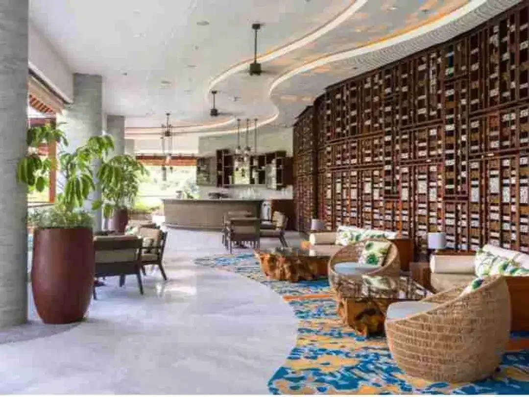 Hotel atau Resort and Spa Bintang 5 Ubud Gianyar Bali Dekat Bandara - Image 2 of 9