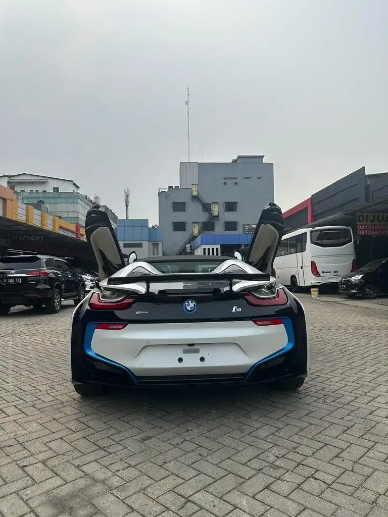 Bmw i8 Roadster 2021 - Image 7 of 10