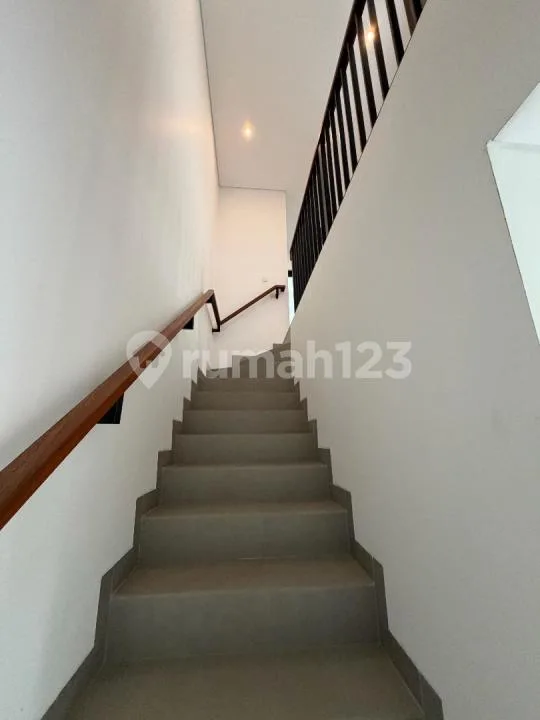 Rumah Baru 3 Kamar 2 Lantai Disewa di Tukad Balian Sanur - Image 4 of 4