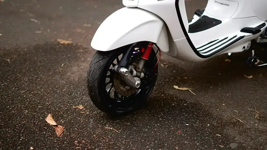 VESPA SPRINT 150 3V 2016 PUTIH MODIF - TERMURAH - Image 6 of 8