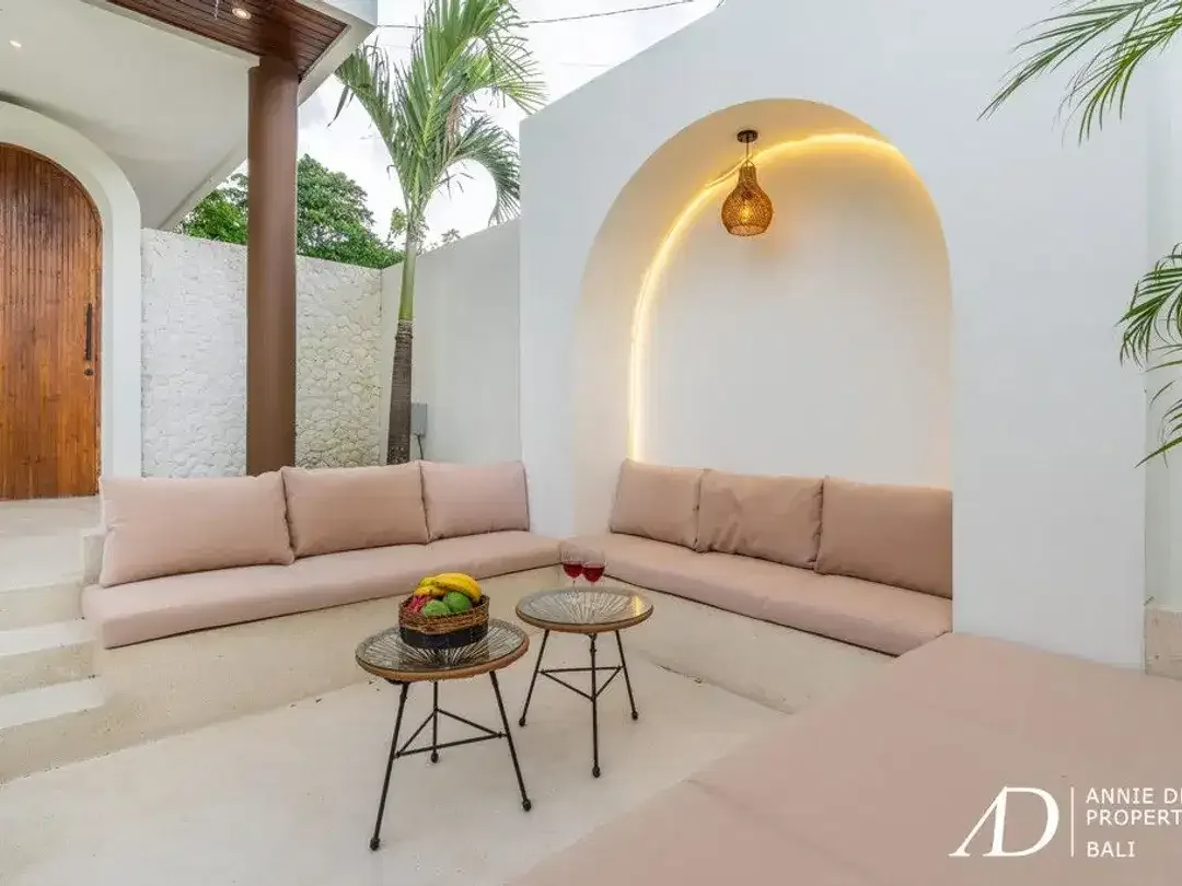LEASEHOLD 27 YRS | MODERN MEDITERRANEAN VILLA IN SEMINYAK - PRIME LOCATION - Image 8 of 10