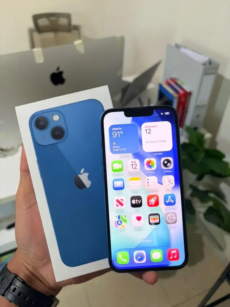 iPhone 13 128GB Ex iBox BH 90% Mulus Fullset Original - Image 2 of 4