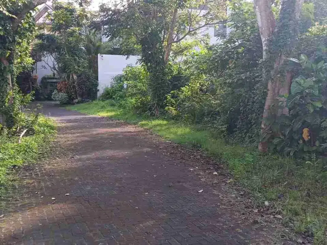 Tanah 570m2 cocok untuk villa/guest house di sahadewa pecatu graha - Bali - Image 2 of 10