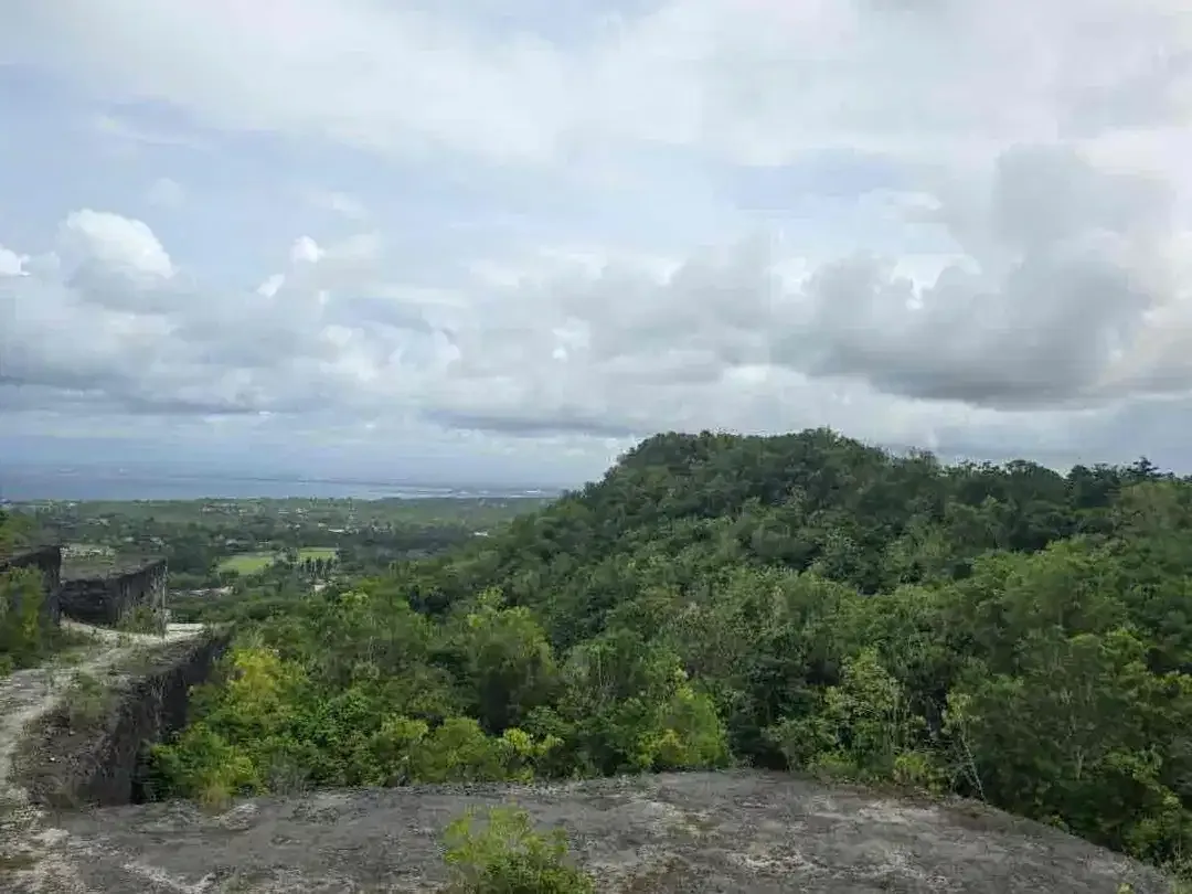 Lahan kosong disewakan dan dijual dengan full view laut,dekat dengan pantai lokasi cemongkak Bingin. - Image 5 of 8
