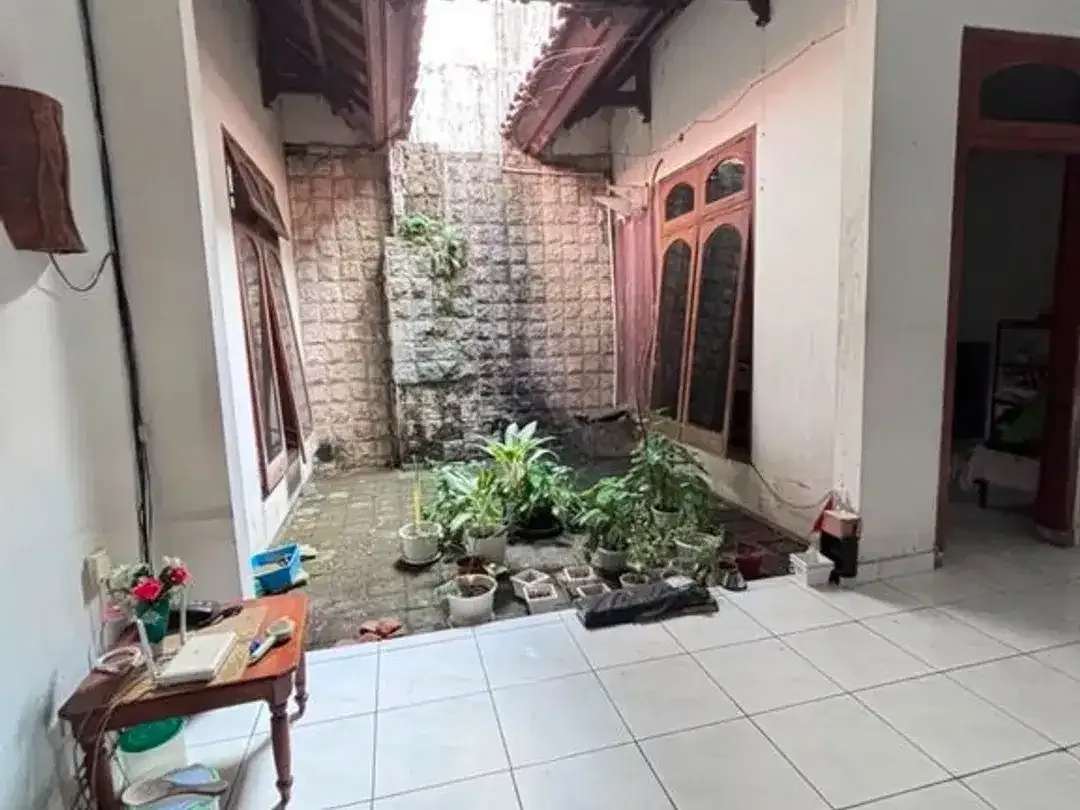 Rumah Siap Huni 6 Kamar Tidur Dijual di Pusat Kota Denpasar Selatan - Image 7 of 10