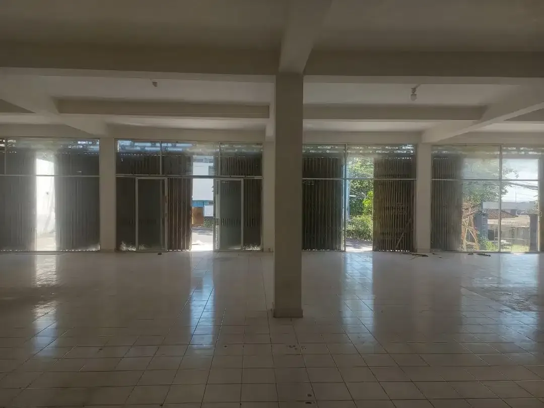 RUKO / BANGUNAN KOMERSIAL STRATEGIS DI JL. KURUKSETRA, BENOA – NUSA DUA - Image 1 of 10