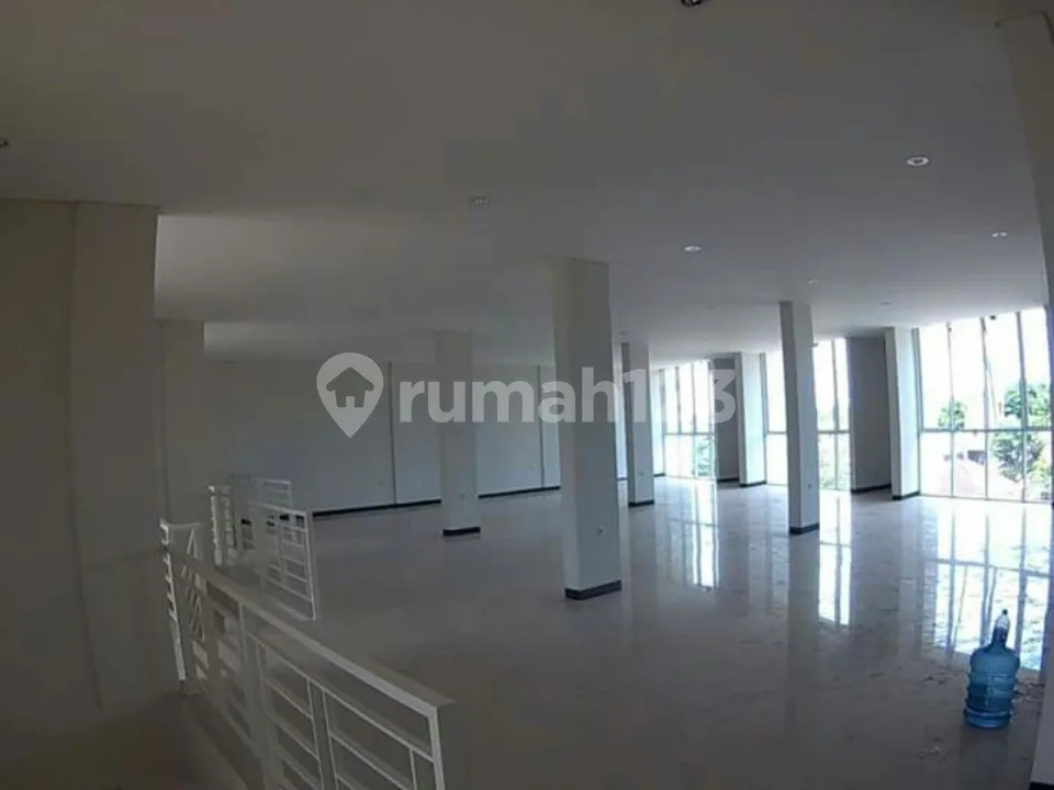 Ruko 3 Lantai Lokasi Strategis di Jl Uluwatu Ii, Jimbaran - Image 3 of 4