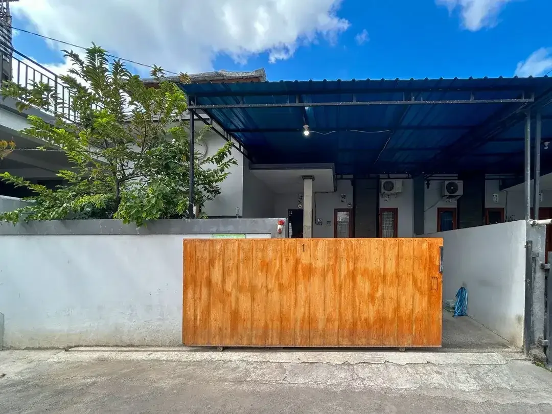 Dijual Rumah 2 Kamar Tidur Nyaman di Denpasar Barat Bali Freehold SHM - Image 1 of 9