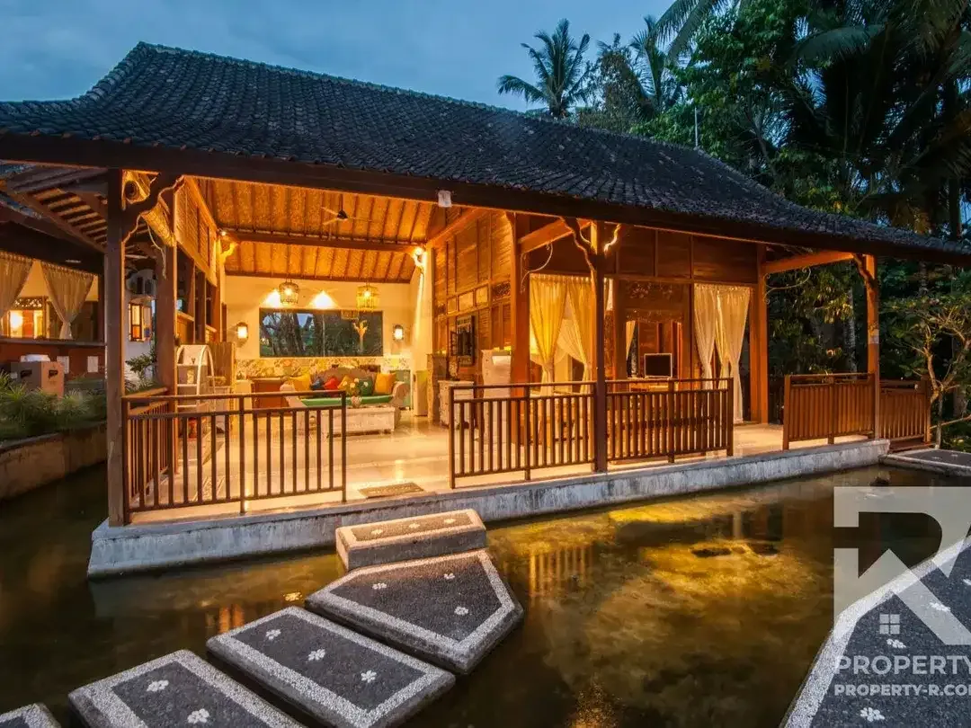 Vila 3 Kamar Tidur yang Santai dengan Pemandangan Hutan di Ubud Bali untuk Disewakan Leasehold - Image 1 of 10