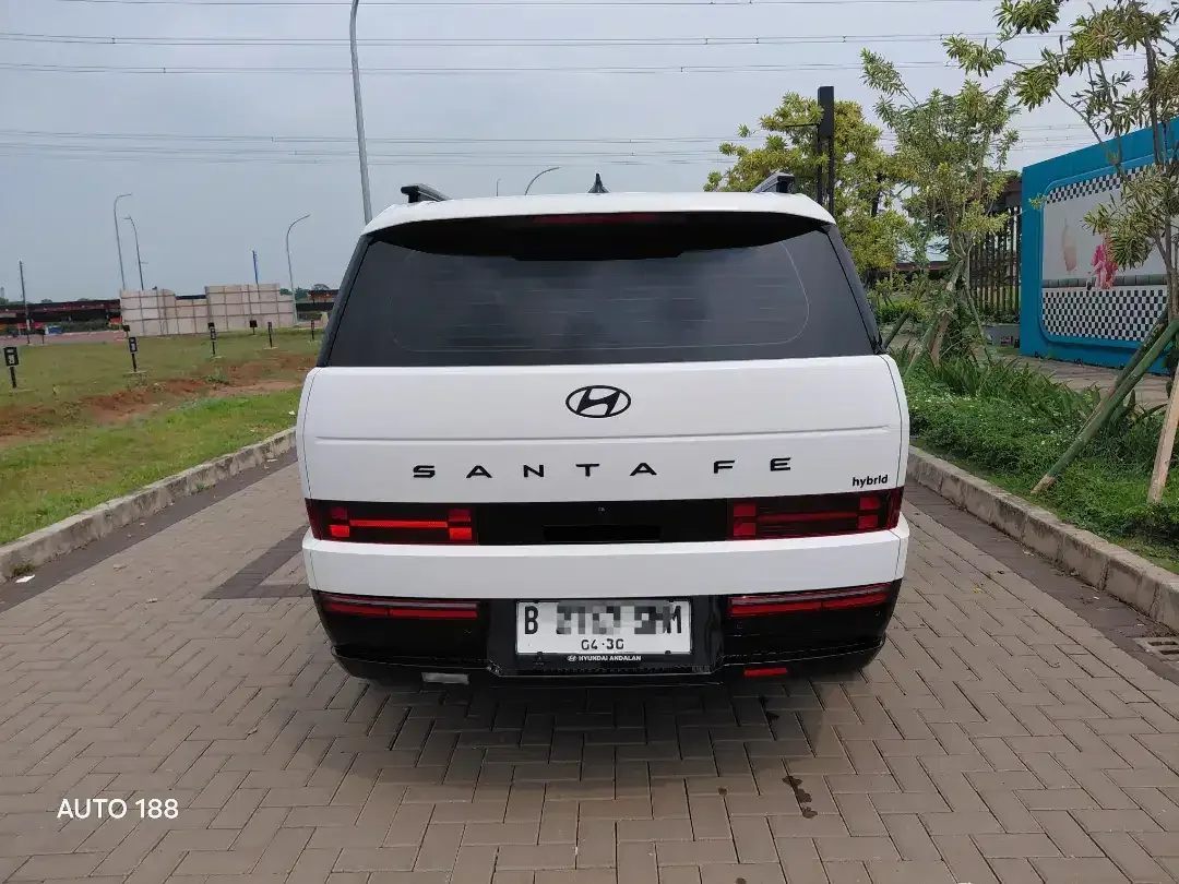 (LOW KM, CALLIGRHAPY) HYUNDAI SANTA FE HYBRID CALLIGRHAPY (4X2) A/T - Image 4 of 10