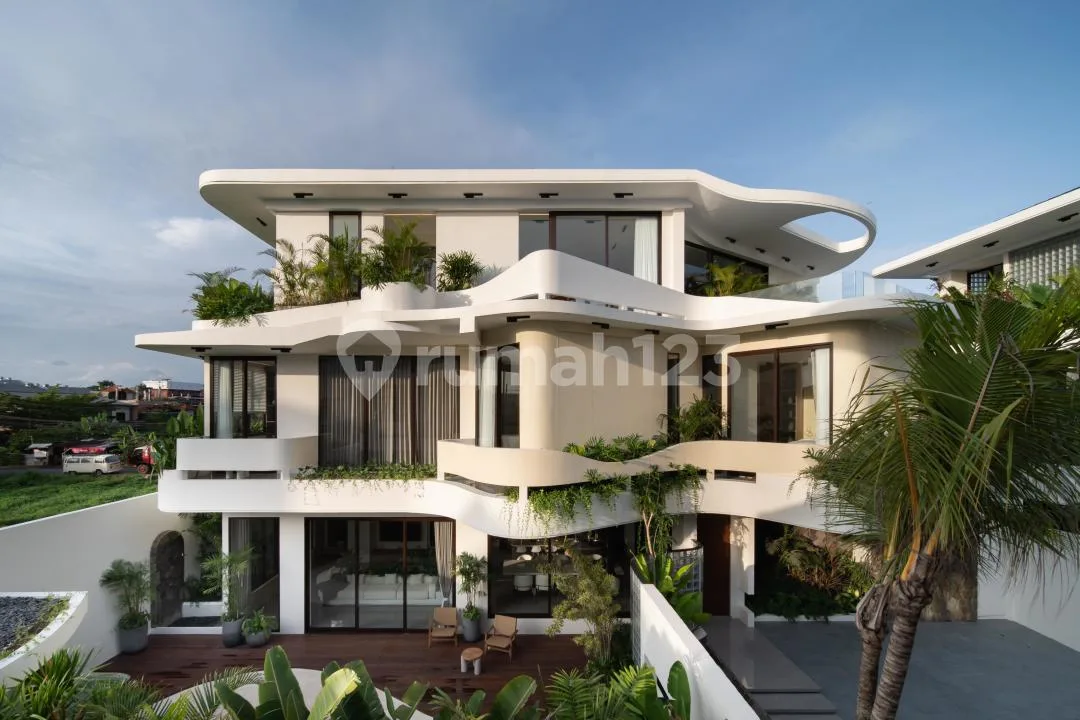 -Luxury Villa Dewi Sri Seminyak 3Br Luas 352M2 - Image 4 of 4