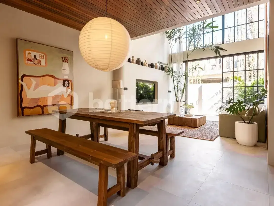 A Fully Licensed, Turnkey Retreat in the Heart of Seseh's, A Few Minutes to The Beach - Image 2 of 10