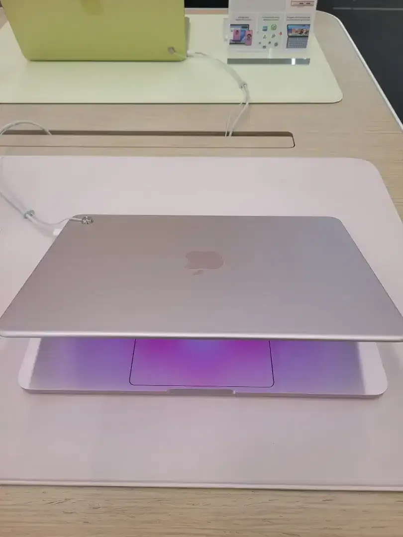 Promo MacBook Neo bisa kredit cicilan ringan tanpa DP - Image 2 of 4