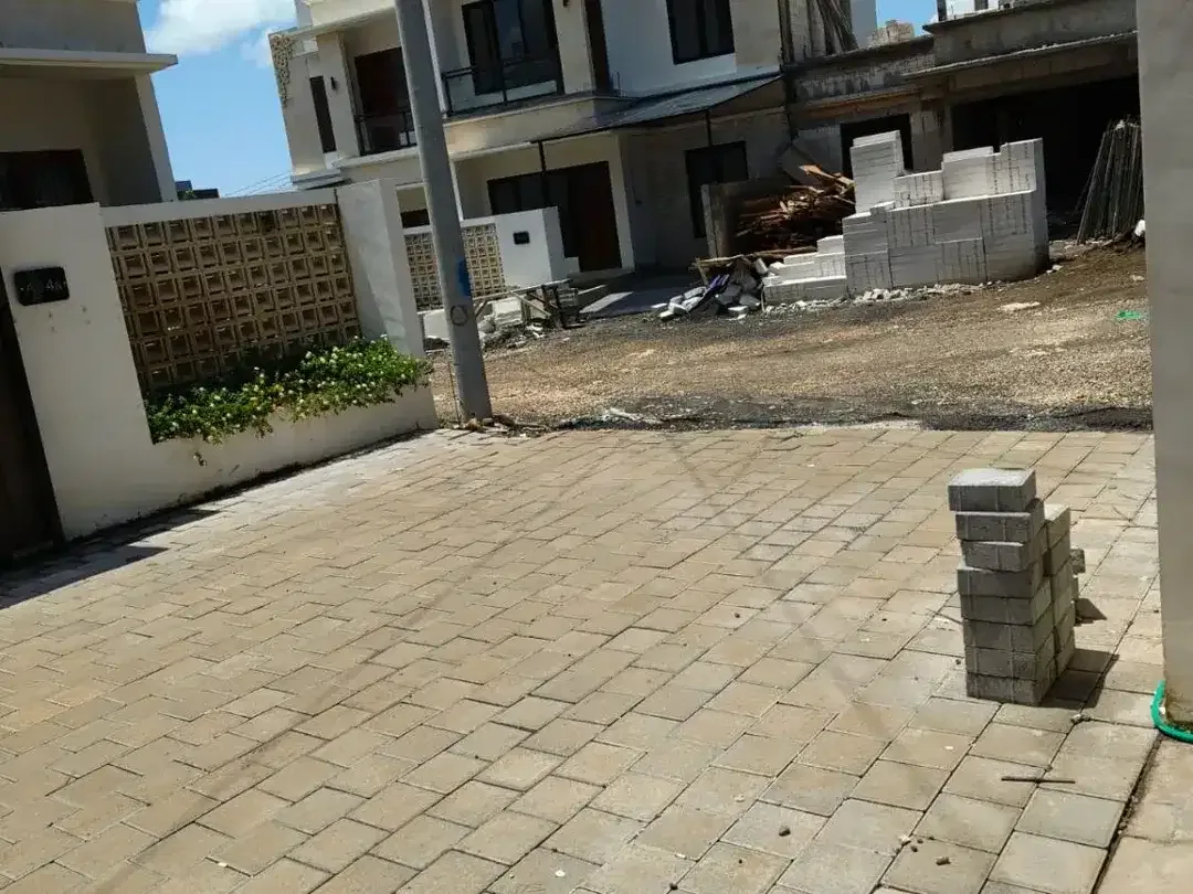 RUMAH HUNIAN BARU SIAP PAKAI 3BR KAWASAN CLUSTER LOKASI STARTEGIS DI JIMBARAN - Image 2 of 9