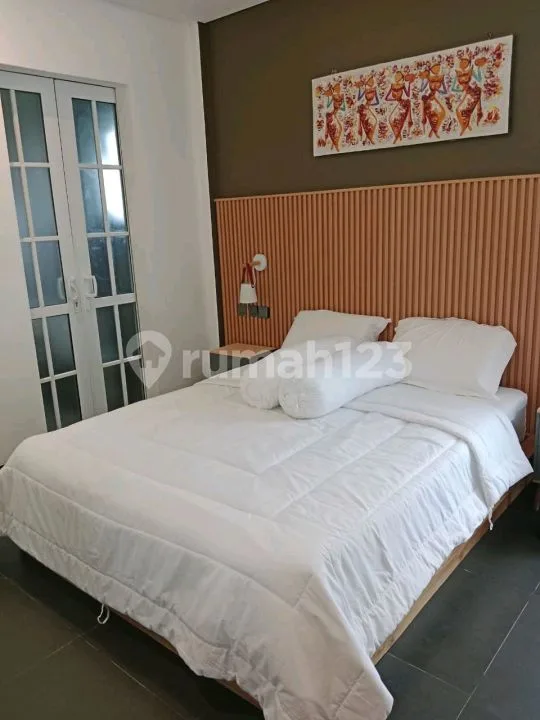 Beautiful Villa Located In Exclusive Area - Image 1 of 4
