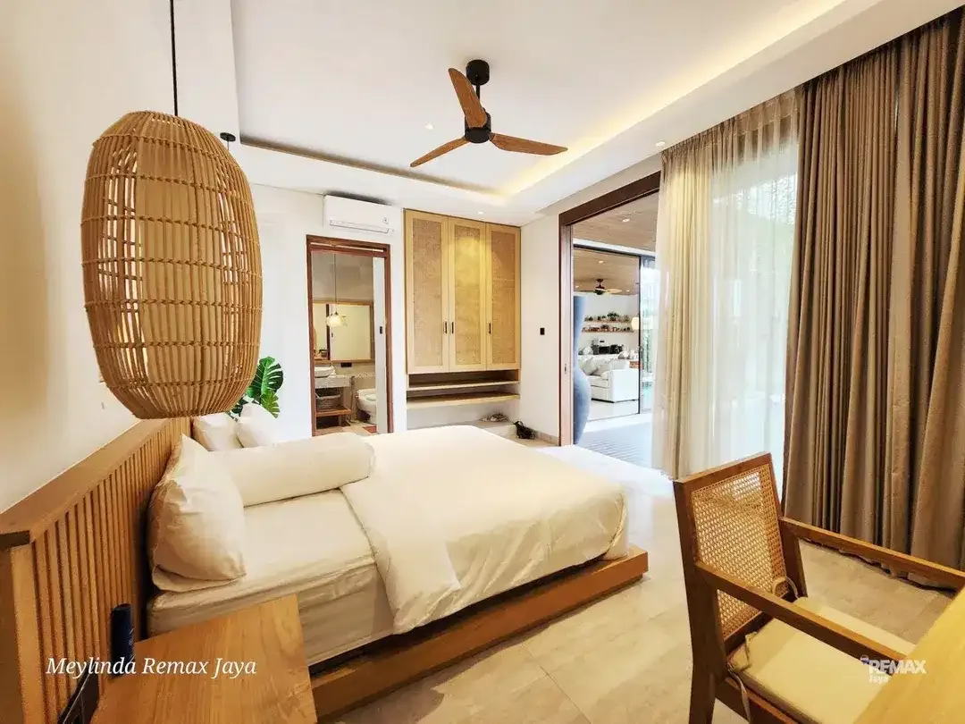 Villa design modern Dijual, lokasi premium Umalas. - Image 2 of 10