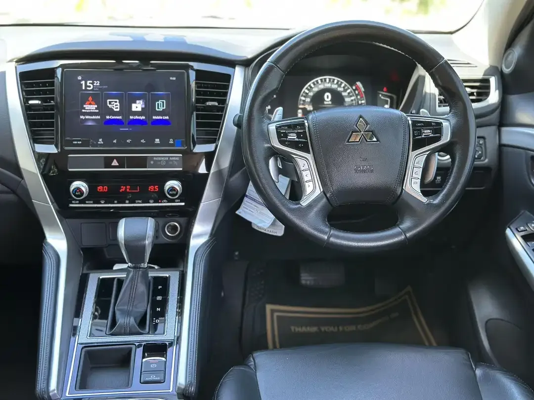 PAJERO SPORT DAKAR 4x2 AT DIESEL 2023 ASLI BALI - Image 9 of 10