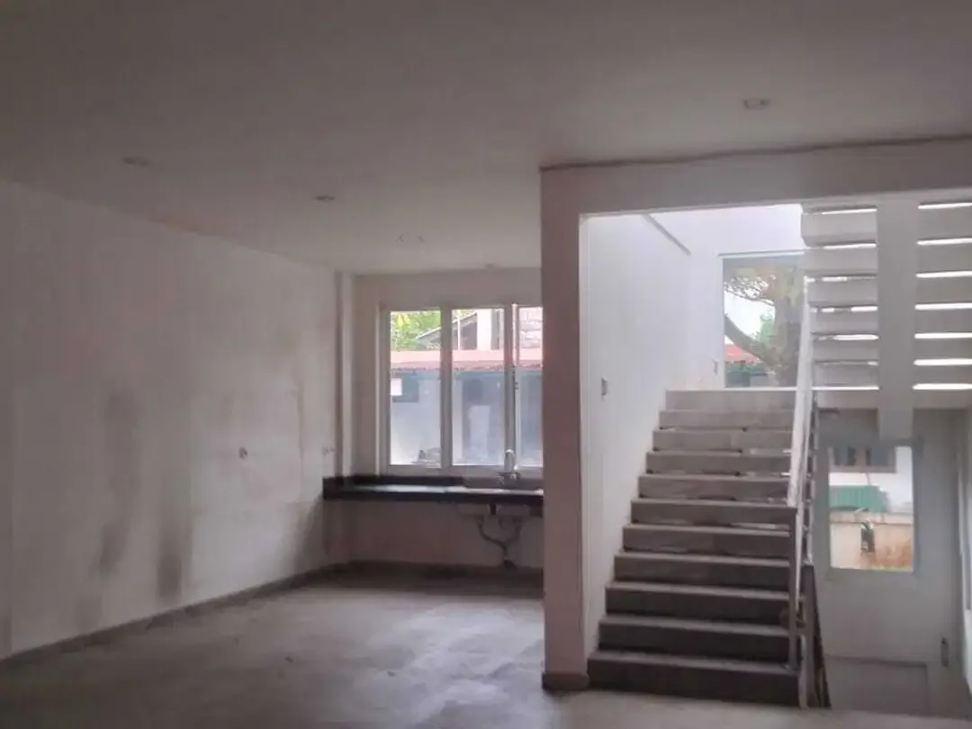 Di jual rumah 5 Bedroom di area Cekomaria dekat living word, Denpasar - Image 10 of 10