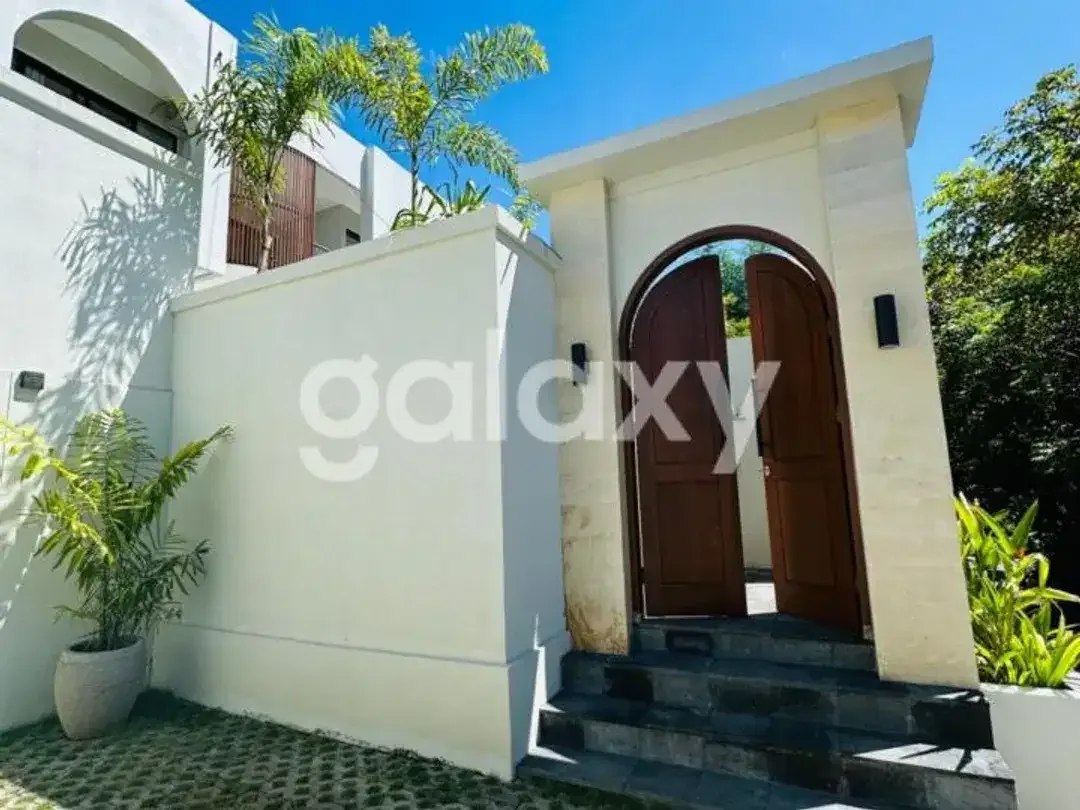 VILLA TROPIS MODERN 2 LANTAI DI CEMPAKA SARI UNGASAN BADUNG, BALI - Image 3 of 10