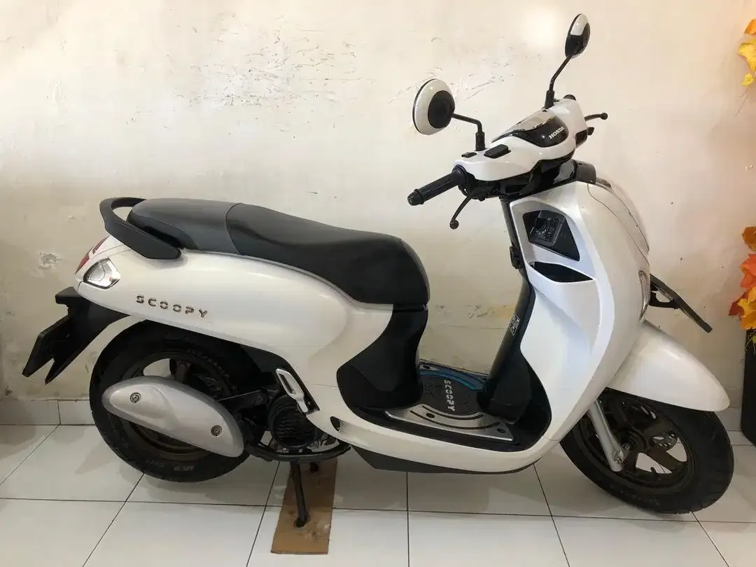 All new Scoopy Prestige Th.2025 remote!! - Image 1 of 10