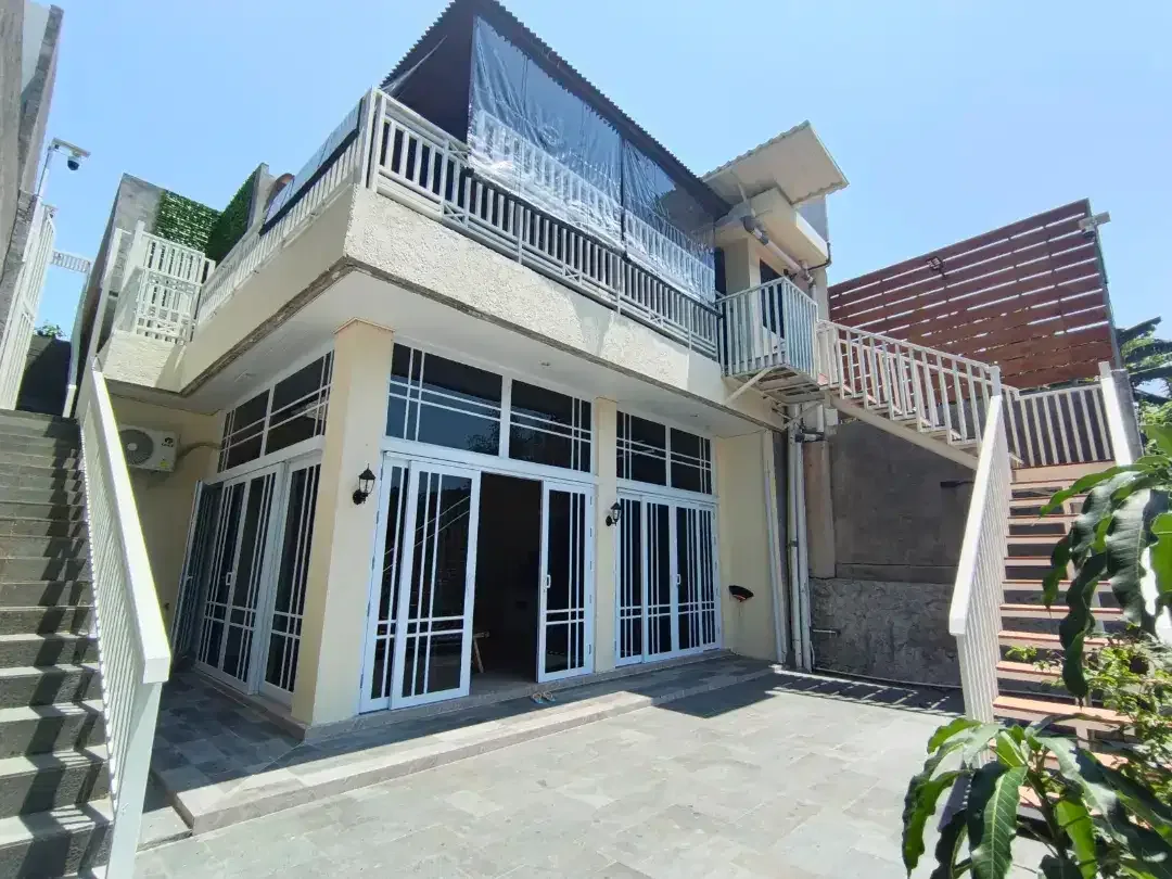 DISEWAKAN RUMAH BRAND NEW 2BR PENATIH DENPASAR TIMUR–SPECTACULAR VIEW! - Image 2 of 10