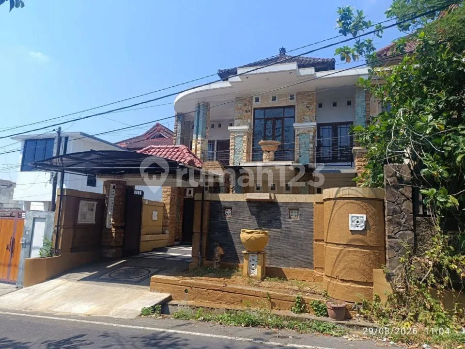 Rumah Besar 2 Lantai Murah Lokasi Strategis Muding Kerobokan - Image 1 of 4