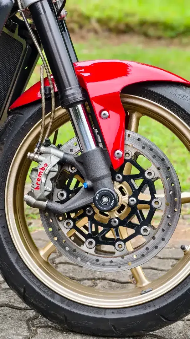 Triumph Street Triple 675 2012 FP,  modif banyak, cakep, siap gas - Image 10 of 10