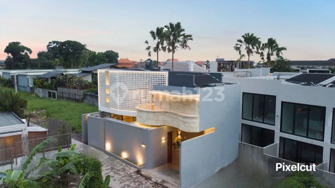 Three Bedroom Luxury Villa With Pool And Jacuzzi At Canggu - Image 1 of 4