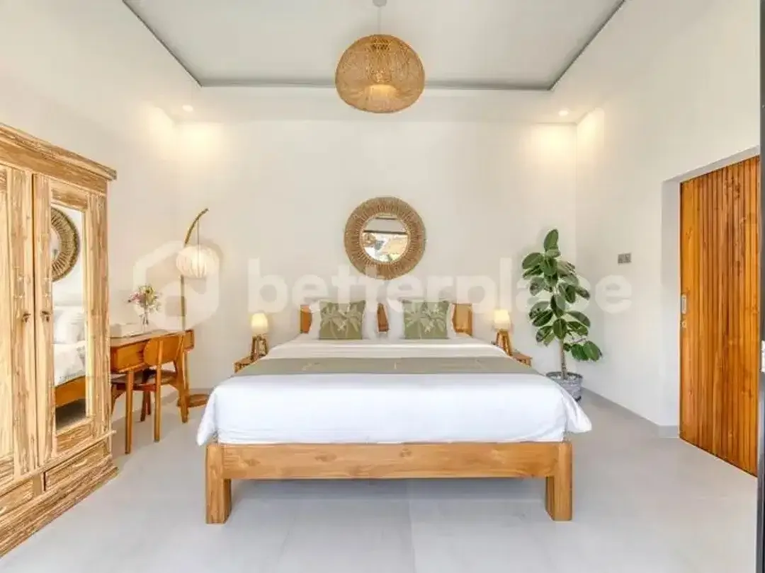 A Rare Turnkey Investment in Central Seminyak – Stunning Leasehold Tropical 2-Bed Villa Combining Traditional Balinese Architecture with Modern Lifest - Image 6 of 10