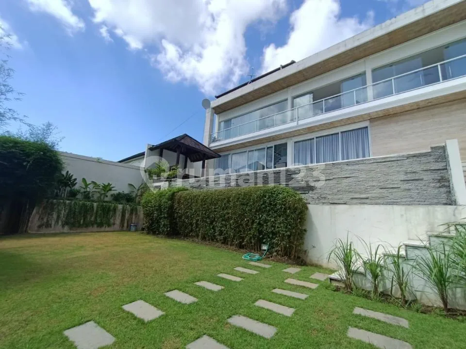 Yearly Rental, Wonderful Villa At Strategic Location Near Melasti Beach, Ungasan - Image 1 of 4