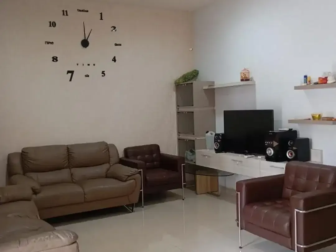 Rumah Bagus 2 Lantai Full Furnished Disewakan, di Area Jimbaran - Image 5 of 10
