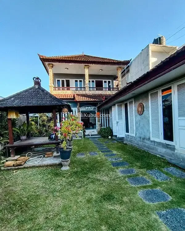 AMS-020.BTR Rumah Mewah 2 Lantai di Kawasan Elit Tukad Musi Renon – 5 Kamar, Halaman Luas & Fasilitas Lengkap! - Image 1 of 10