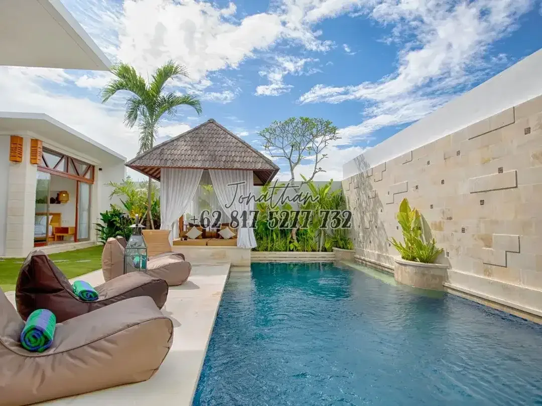 Disewakan Villa Bulanan 3 Kamar Tidur Dekat Pantai Berawa Canggu Bali - Image 5 of 10