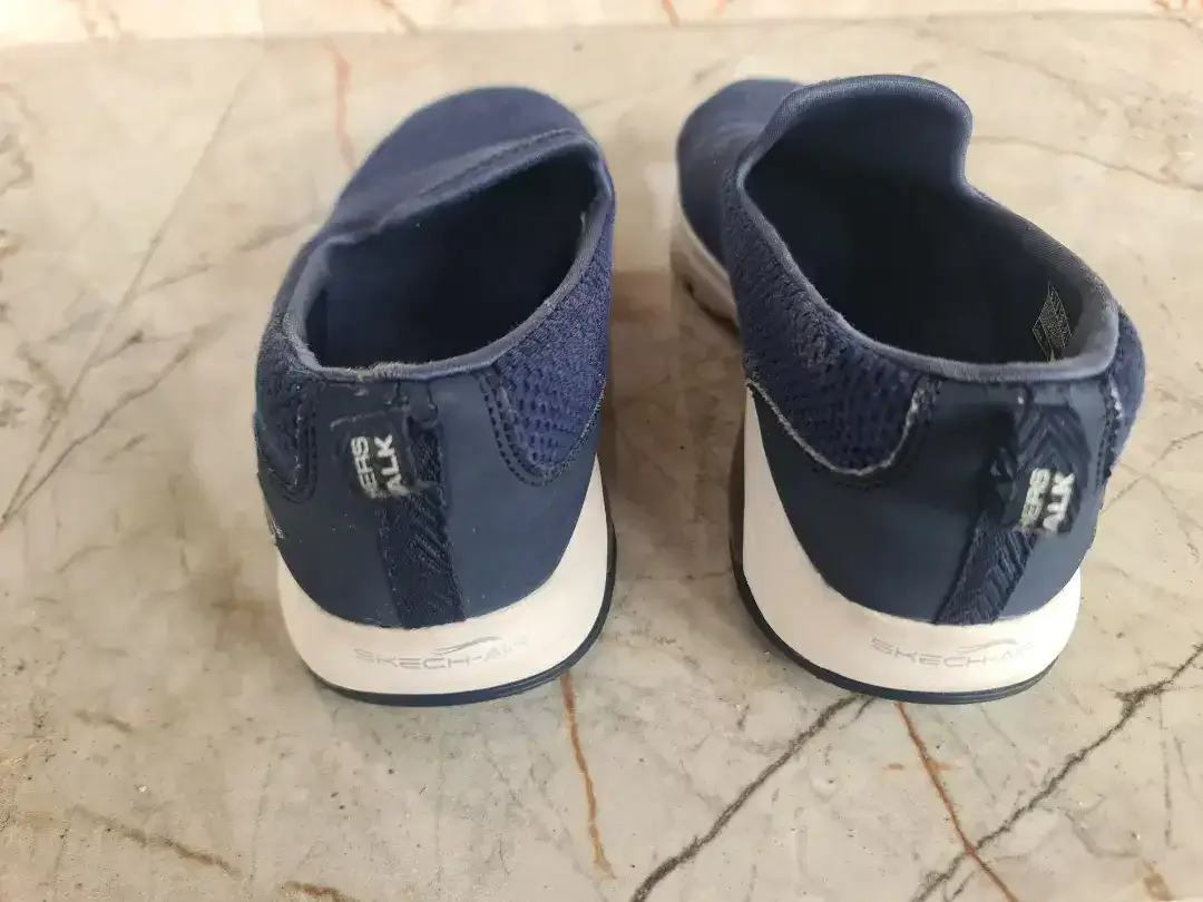 Skechers wanita - Image 4 of 5