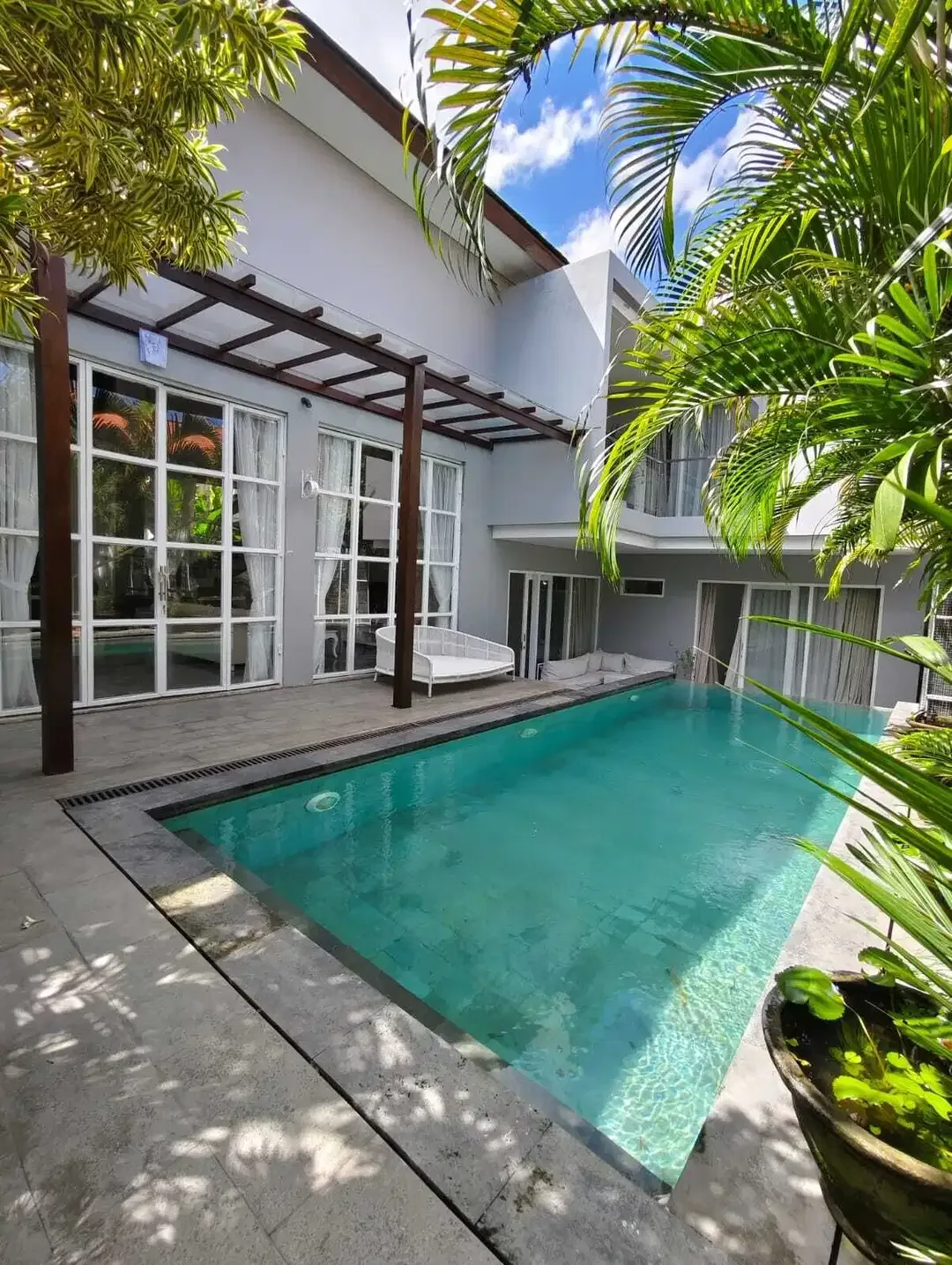 villa di Umalas Canggu, siap huni,kompleks villa,strategis area - Image 1 of 10