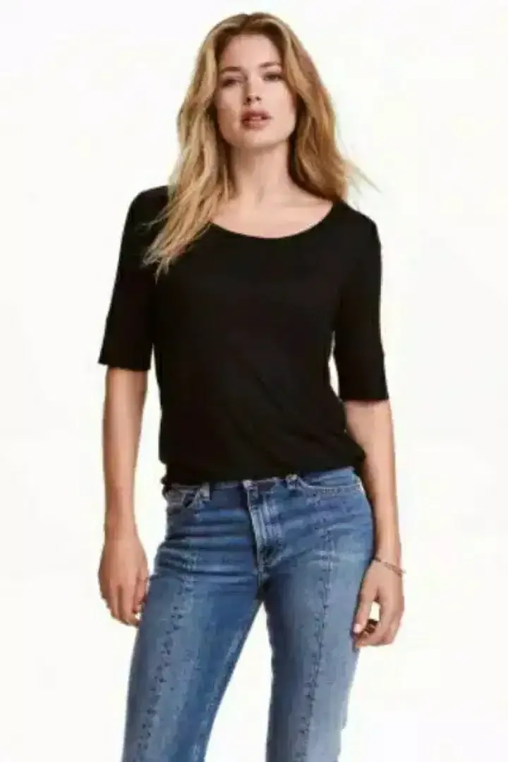 Kaos warna Black H&M - Image 1 of 3
