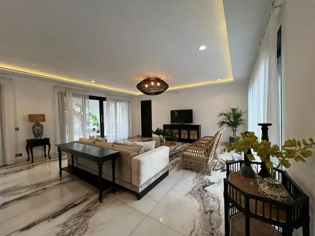 Luxury 7 Bedroom Villa – Walking Distance to Batu Belig Beach - Image 3 of 10