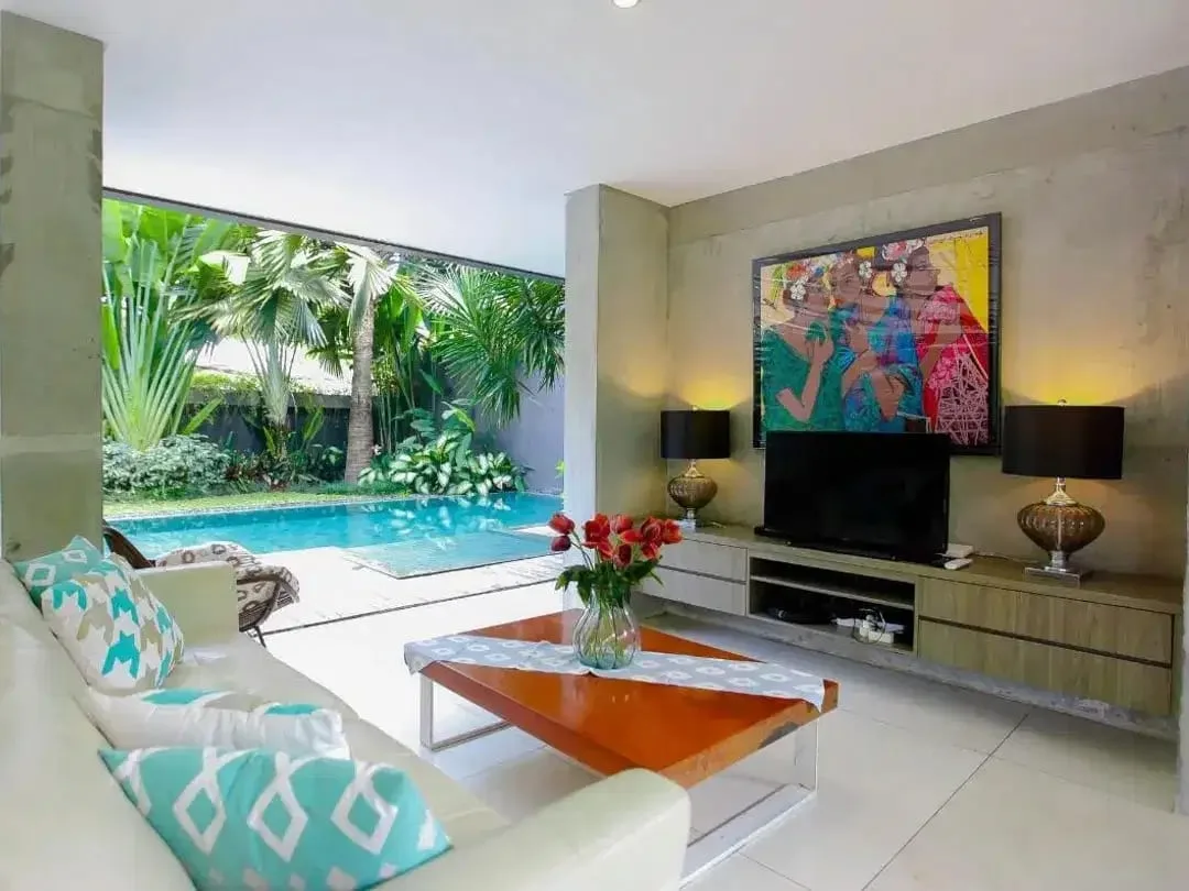 Luxury Villa Prime Location Berawa Canggu Freehold - Image 2 of 10
