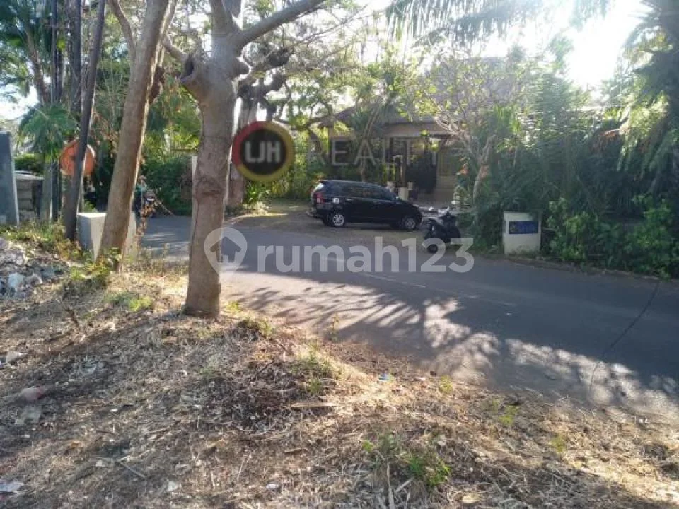 Land for sale at Karang Mas, Jimbaran, strategic location, only 20 minutes to Ngurah Rai Airport - Image 2 of 3