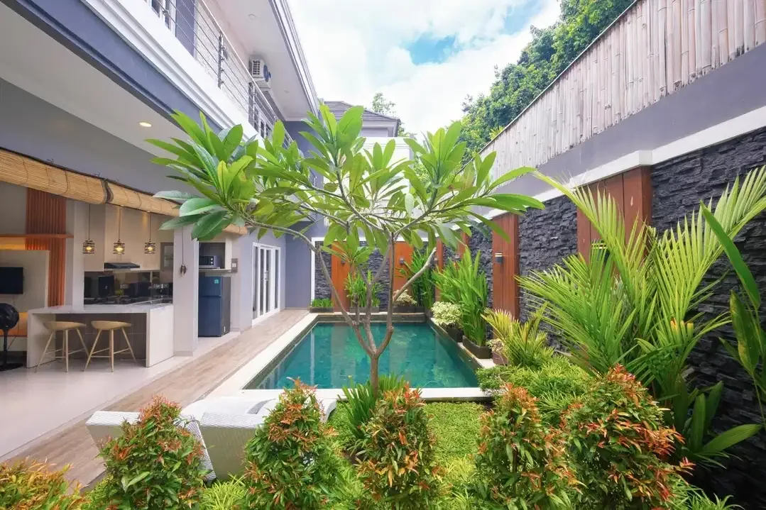 dijual villa lantai 2 kerobokan dekat canggu - Image 1 of 10