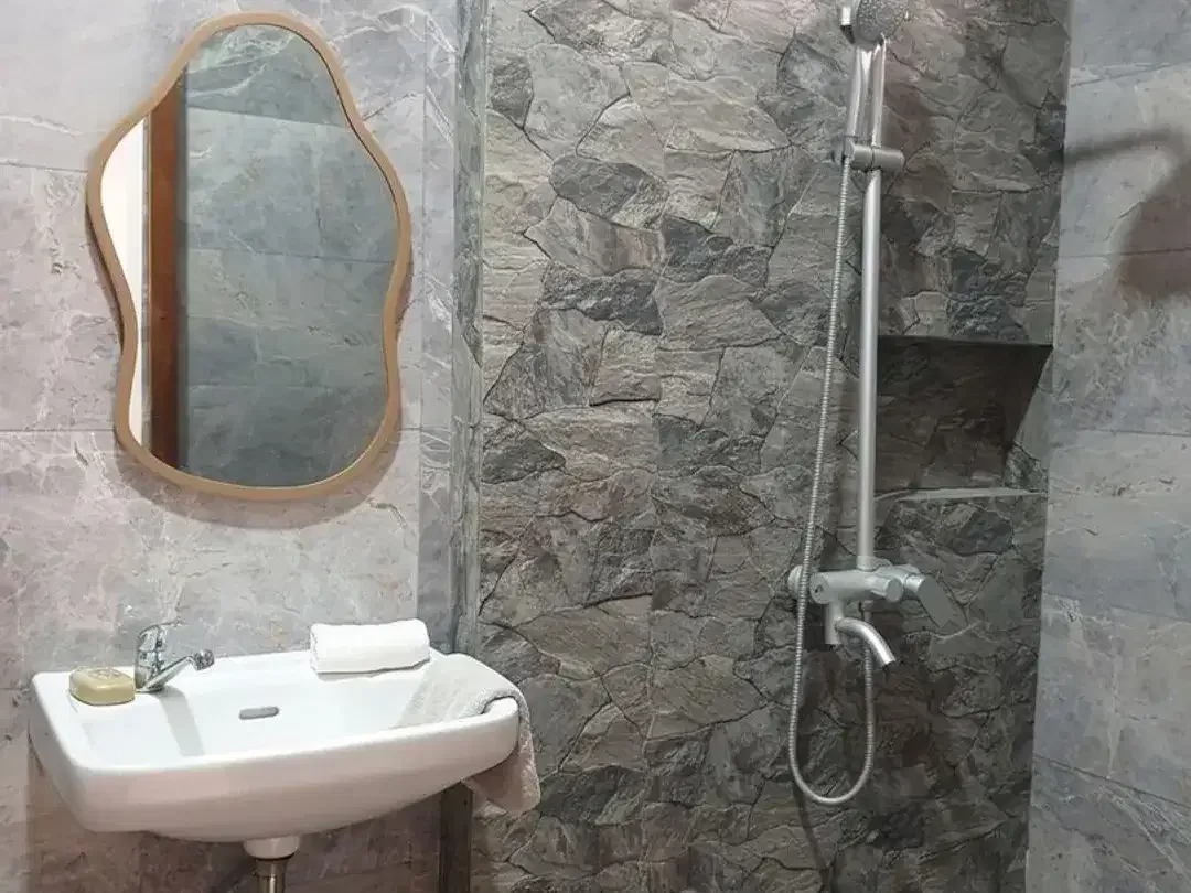 VILLA BARU 2 KAMAR TIDUR DENGAN PRIVATE POOL DISEWAKAN, DI TAMAN MUMBUL - Image 3 of 6