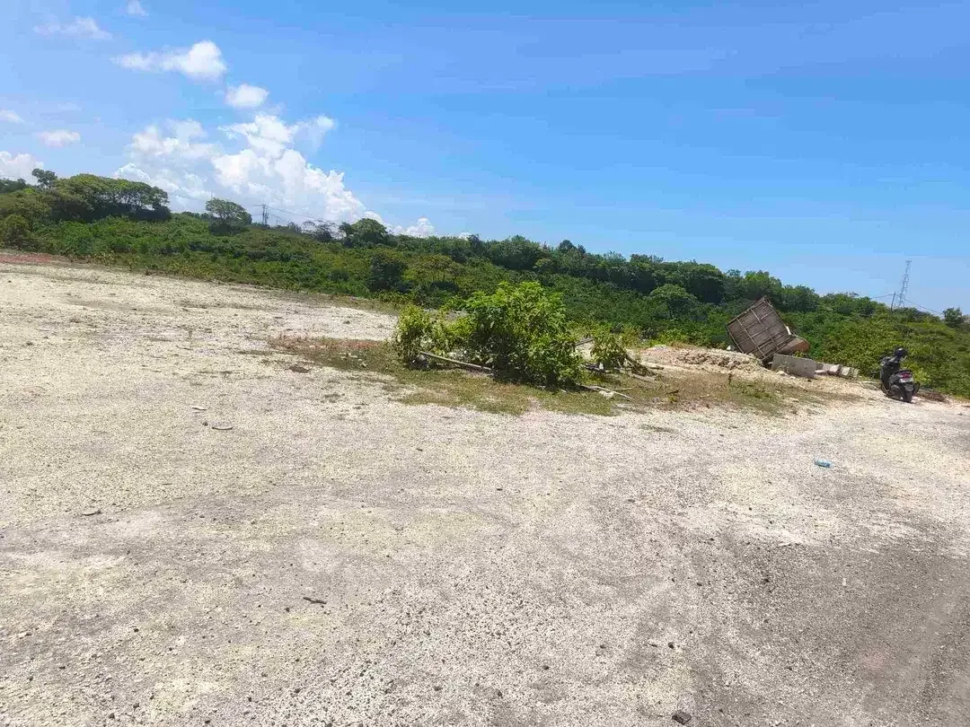 dikontrakkan tanah 1 hektar IDR 20 JT/are/tahun kawasan Melasti beach Ungasan Kuta Selatan Badung Bali - Image 10 of 10